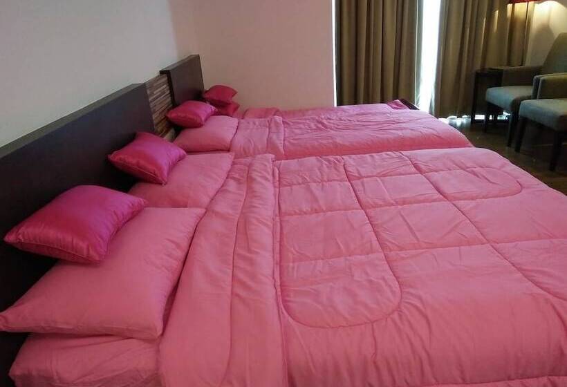 اتاق خانوادگی, Best Studio Guest House