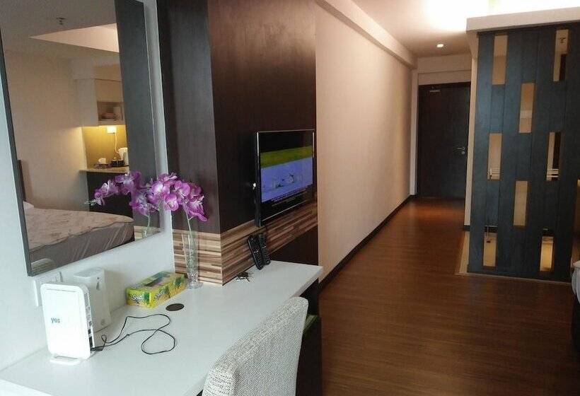 استودیو خانوادگی, Best Studio Guest House