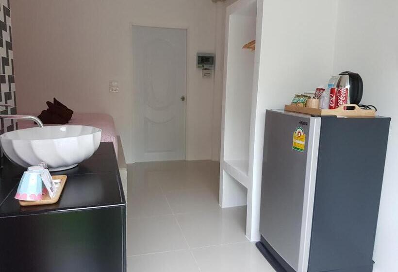 غرفة قياسية, Phannarai House