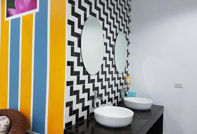 غرفة ديلوكس سرير كينج, Phannarai House