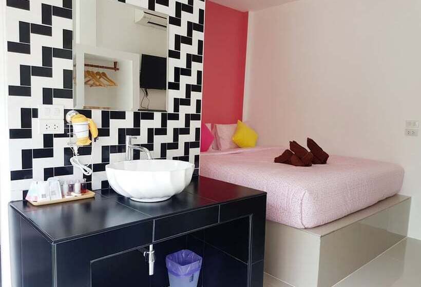 غرفة قياسية, Phannarai House