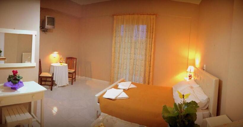 استودیوی استاندارد, Family Studios Apart