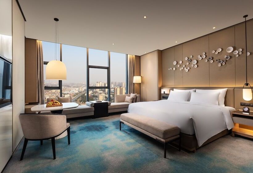 Номер Deluxe, Ramada Plaza Wyndham Xiangyang Xiangzhou
