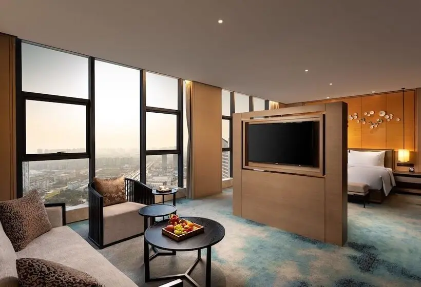 سوییت لوکس, Ramada Plaza Wyndham Xiangyang Xiangzhou