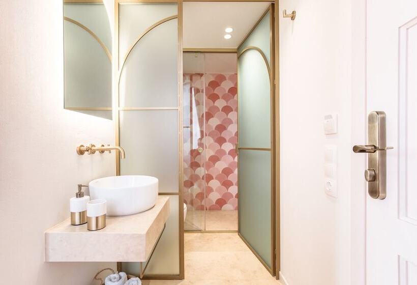 استوديو إدارى, Neratze Hammam Suites
