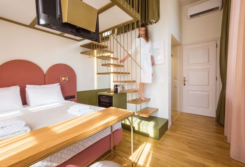 استوديو إدارى, Neratze Hammam Suites
