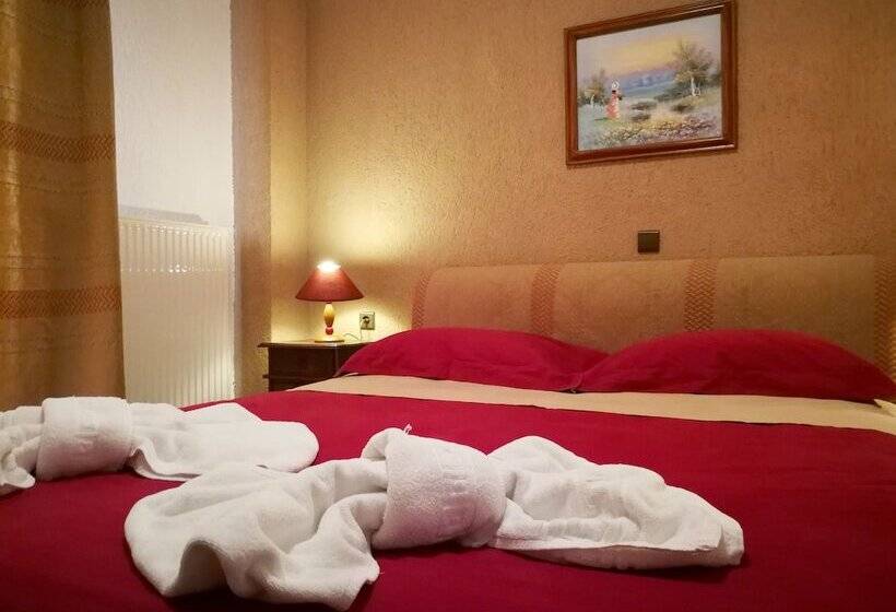 غرفة دوبلكس, Nikky's Place