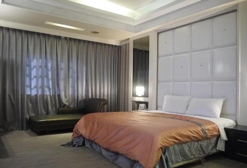 اتاق استاندارد, Roman Vacation Motel