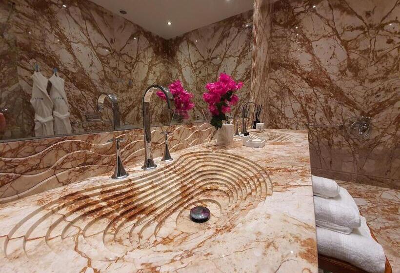 سوییت با چشم‌انداز باغ, Calilo