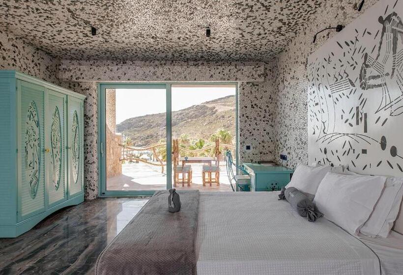 سوییت با چشم‌انداز دریا, Calilo