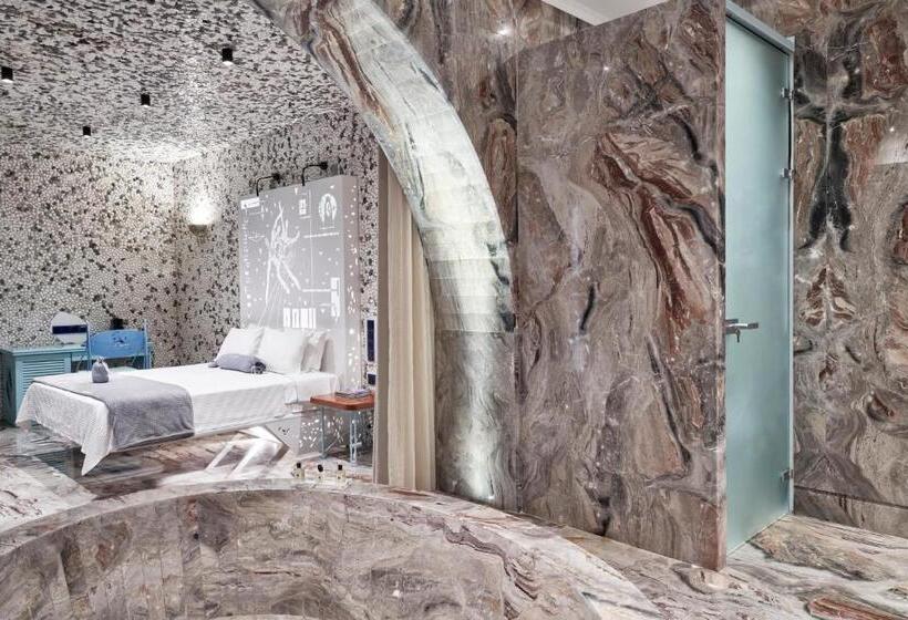 سوییت با چشم‌انداز دریا, Calilo