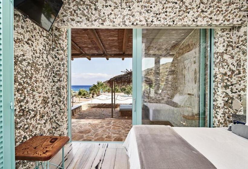 2 Bedrooms Suite Sea View, Calilo
