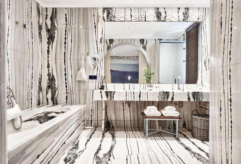 2 Bedrooms Suite Sea View, Calilo