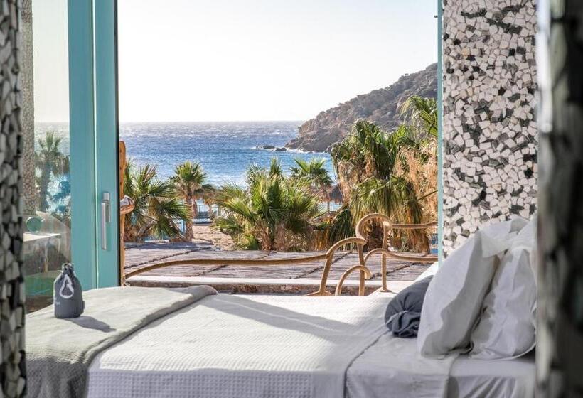 2 Bedrooms Suite Sea View, Calilo