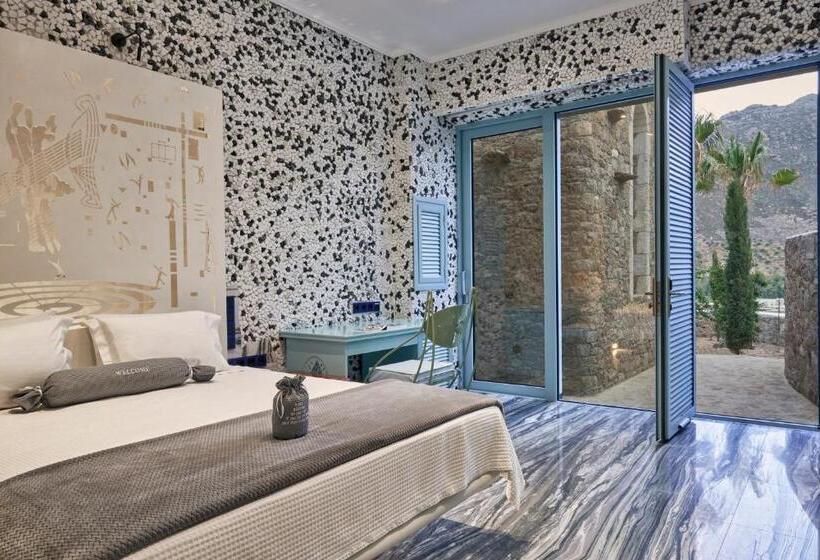 3 Bedroom Suite, Calilo