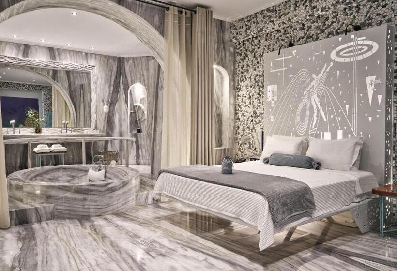 3 Bedroom Suite, Calilo