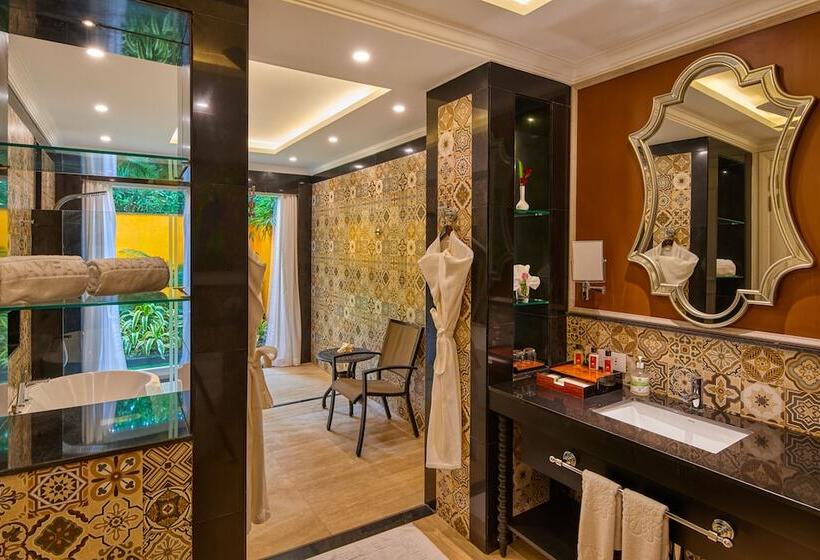 غرفة تنفيذية, Mayfair Lake Resort