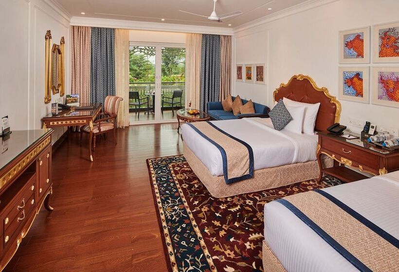이그제큐티브 룸, Mayfair Lake Resort