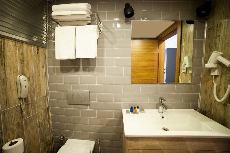 اتاق سوپریور, Set Ozer