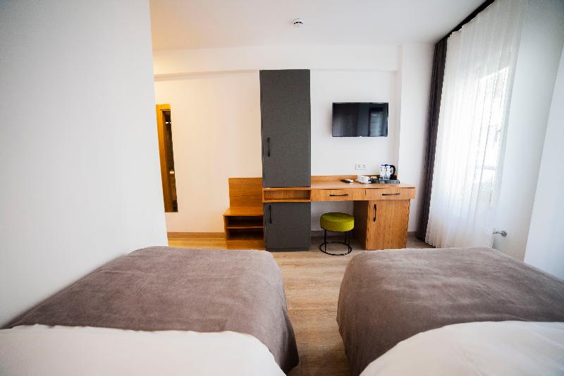 اتاق سوپریور, Set Ozer