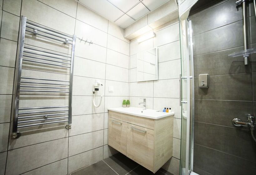 اتاق استاندارد, Set Ozer