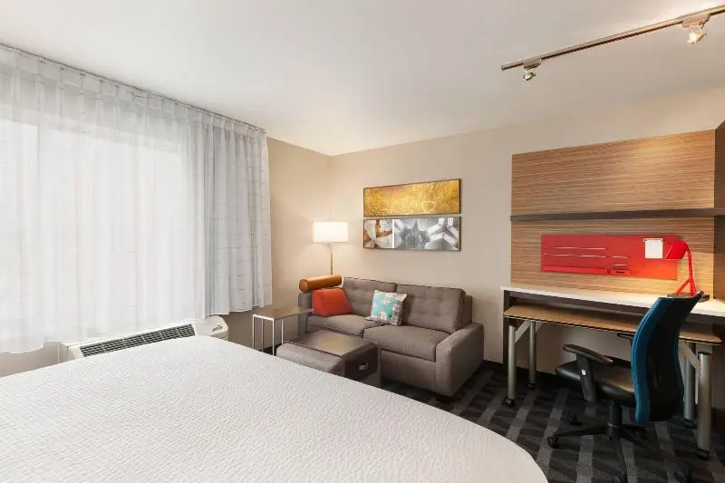キングサイドベッドのスタンダードワンルーム, Towneplace Suites Cedar Rapids Marion