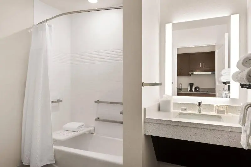 キングサイドベッドのスタンダードワンルーム, Towneplace Suites Cedar Rapids Marion
