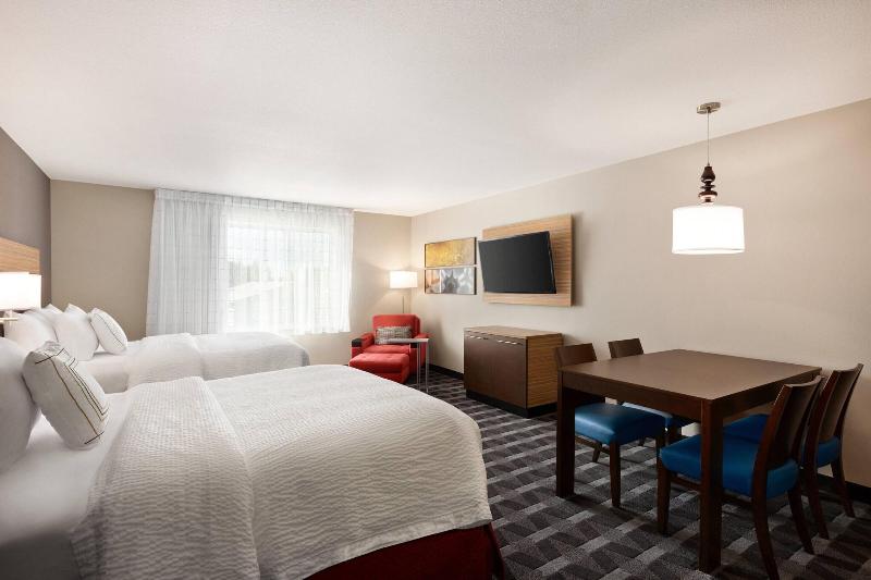 带四张床的标准工作室, Towneplace Suites Cedar Rapids Marion