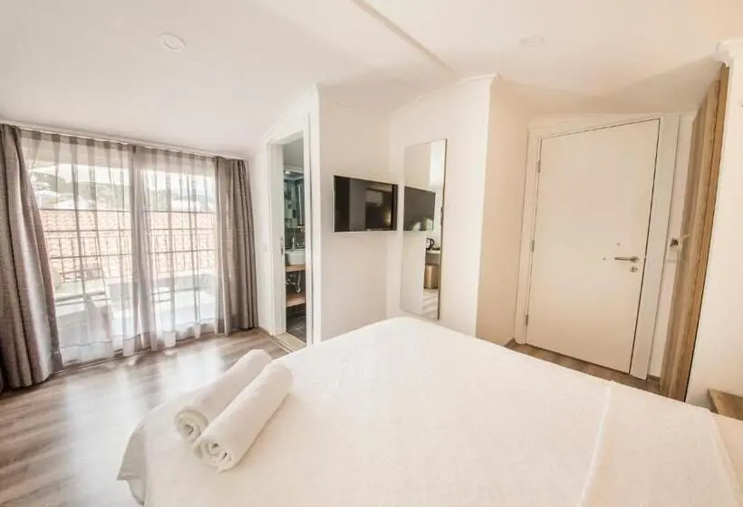 Standard-huone Terassi, Dekatria Rooms&aparts