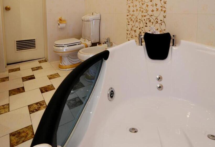 سوییت اجرایی, Bayangol