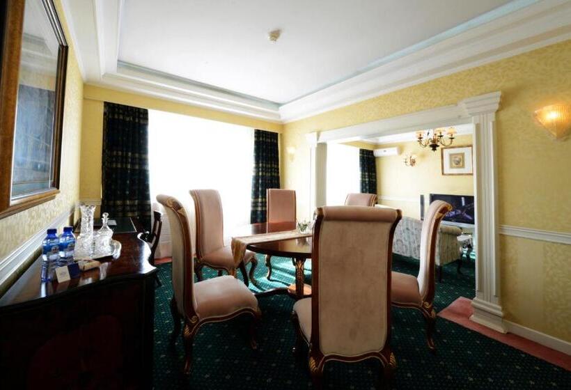 سوییت اجرایی, Bayangol