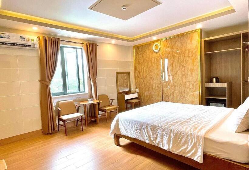 اتاق لوکس با چشم‌انداز دریا, Minh Thang 2