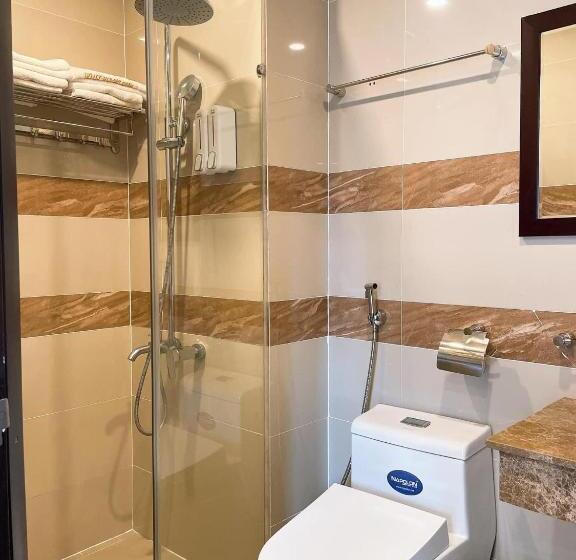 اتاق لوکس با چشمانداز دریا, Minh Thang 2