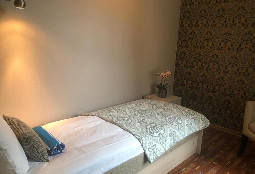 Standart Tek Kişilik Oda, Villa Kadriorg Hostel