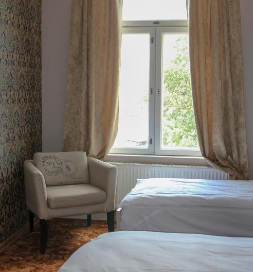 Ortak Banyolu Standart Oda, Villa Kadriorg Hostel