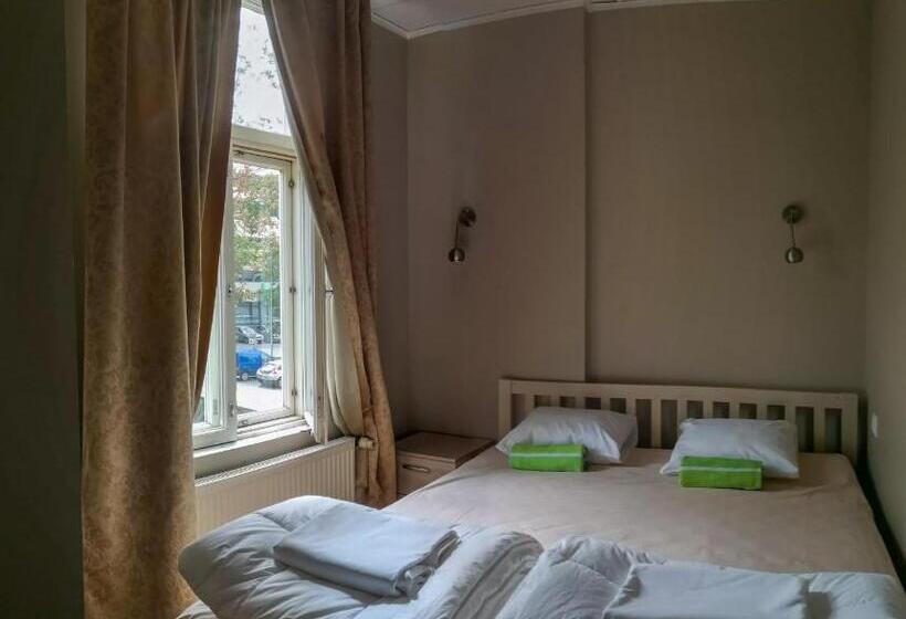 Ortak Banyolu Aile Odası, Villa Kadriorg Hostel