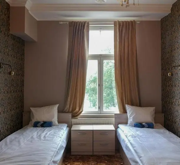 تختخواب در اتاق مشترک, Villa Kadriorg Hostel
