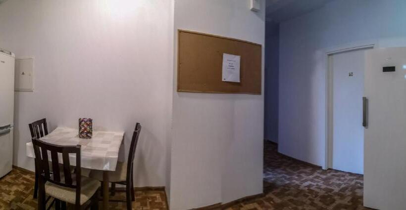 Üç Kişilik Rahat Oda, Villa Kadriorg Hostel