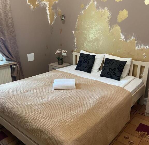 Üç Kişilik Rahat Oda, Villa Kadriorg Hostel