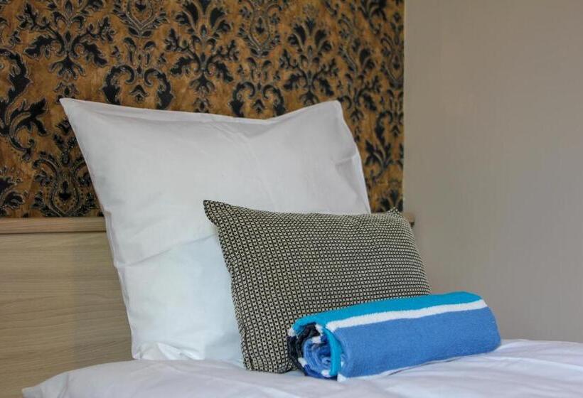 Standart Tek Kişilik Oda, Villa Kadriorg Hostel