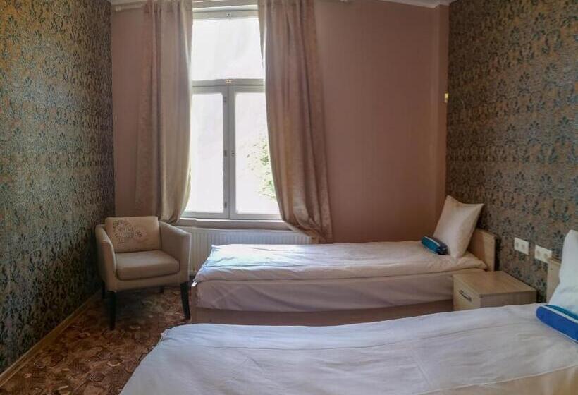 Ortak Banyolu Standart Oda, Villa Kadriorg Hostel