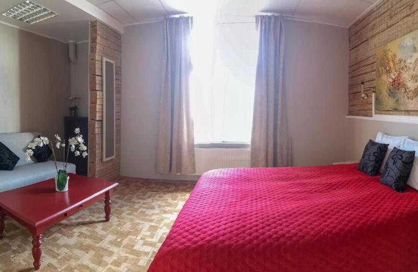 اتاق استاندارد با سرویس بهداشتی مشترک, Villa Kadriorg Hostel