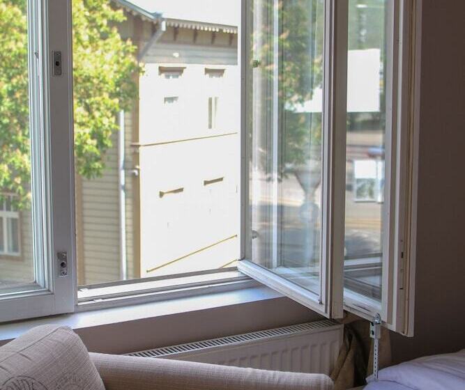 Standart Tek Kişilik Oda, Villa Kadriorg Hostel