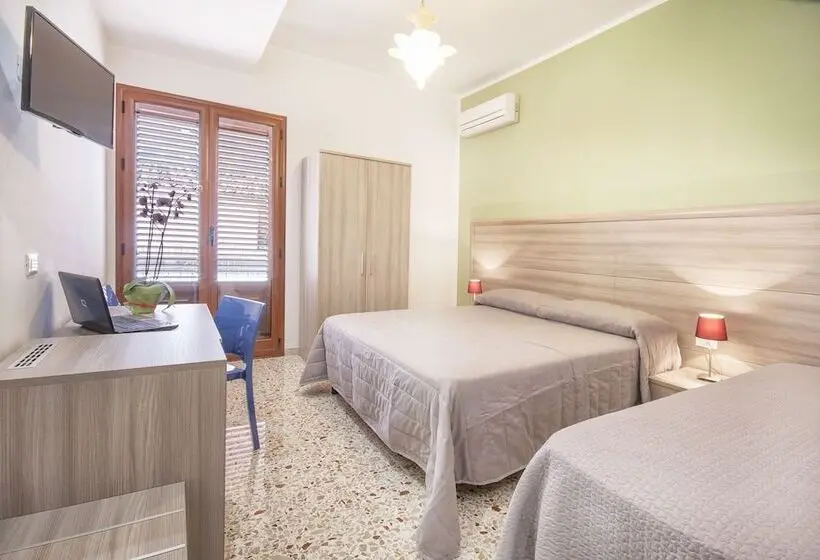اتاق استاندارد سه نفره, B&b La Torre
