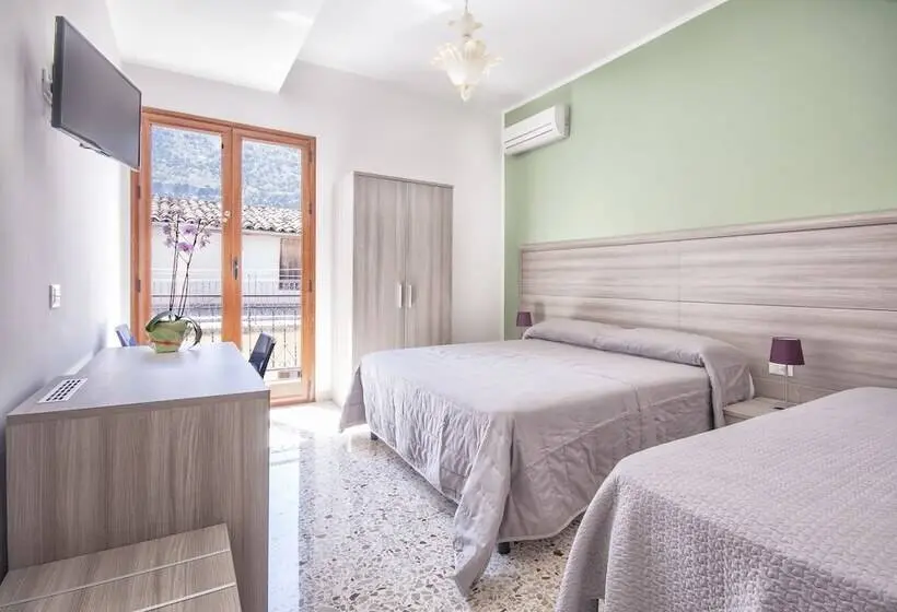 اتاق استاندارد سه نفره, B&b La Torre