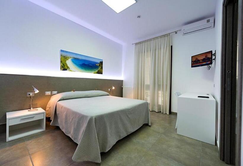 Трехместный Номер Стандарт с Балконом, Le Camere Del Crimiso