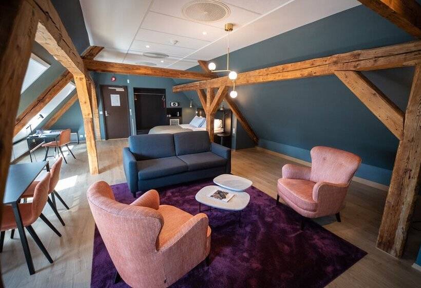 غرفة قياسية, L Bondeheimen