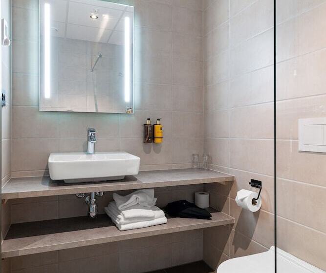 Семейный Номер, L Jæren