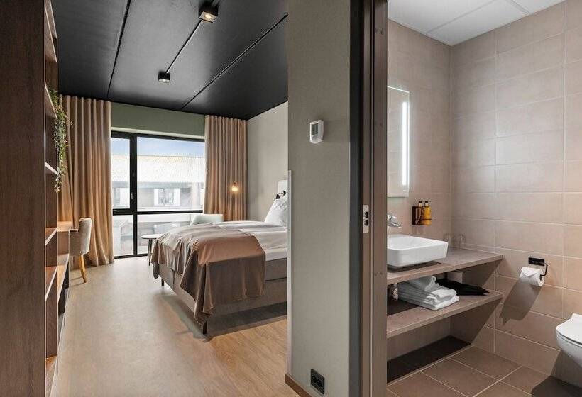 Семейный Номер, L Jæren