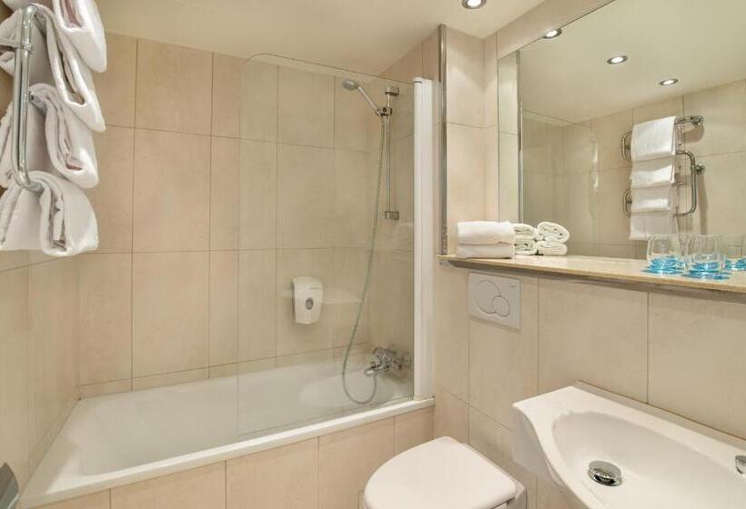 חדר סופריור עם מרפסת, Quality Hotel Sogndal